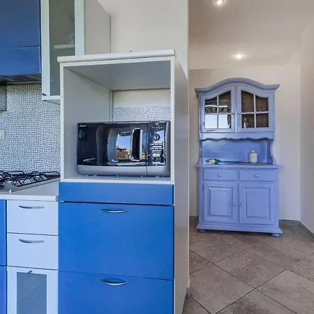 Apartment Appartamento Il Gelsomino - Solo Affitti Brevi *