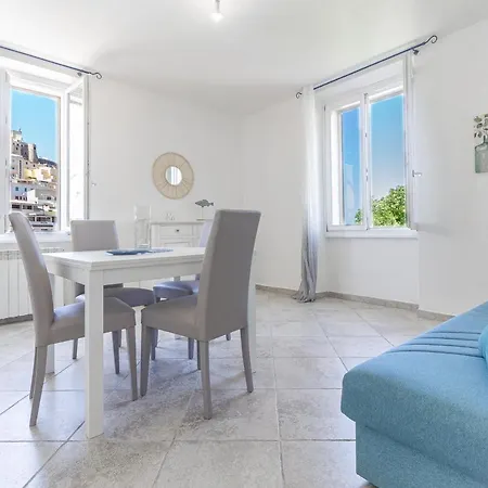 Apartment Appartamento Il Gelsomino - Solo Affitti Brevi
